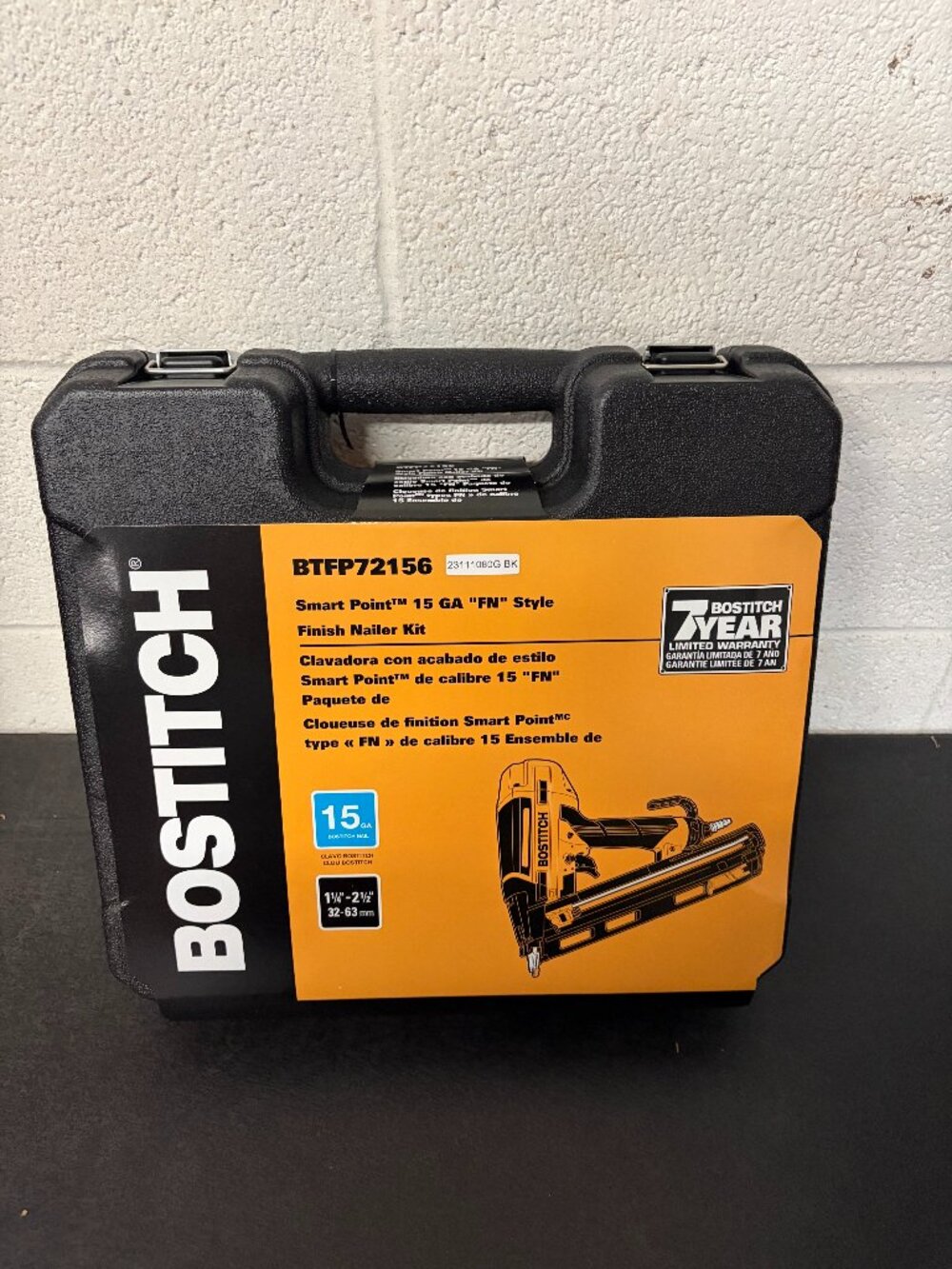 Bostitch BTFP72156 15GA Smart Point FN Finish Nailer Kit w/ Case New